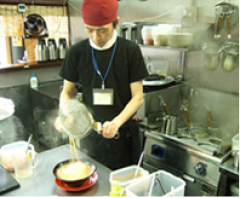 グローバル株式会社 代表取締役 梅村